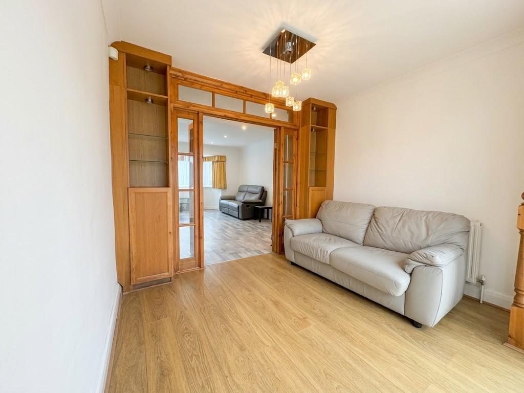Marlborough Avenue, Edgware, HA8, Edgware